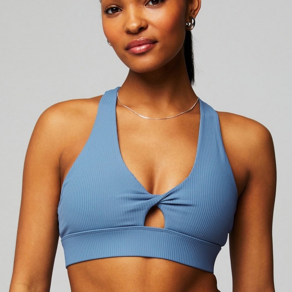 Fabletics oasis twist sports bra